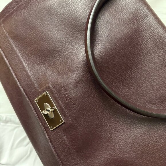 Beautiful Givenchy Shark Bag - Picture 2 of 14